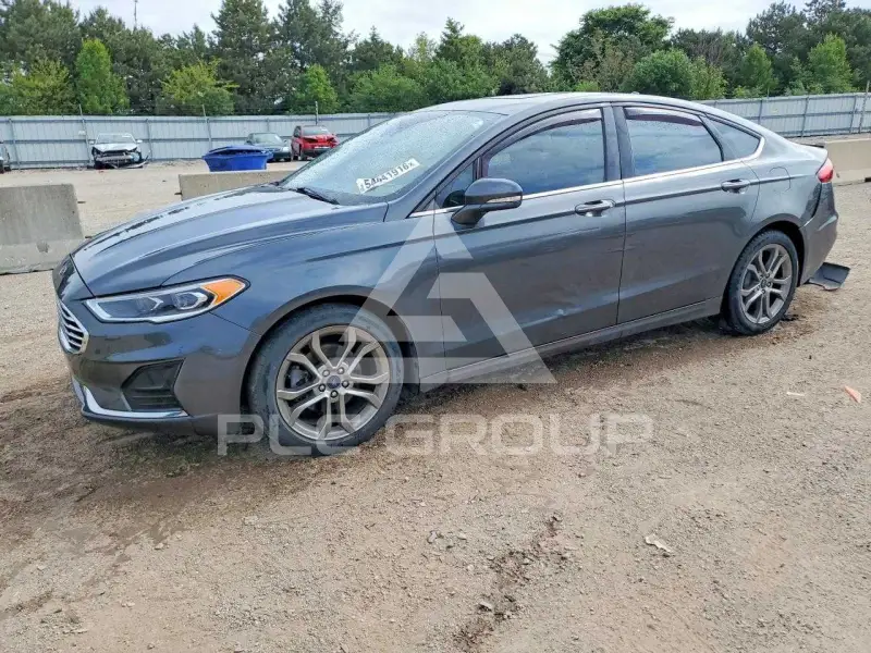 2020 Ford FUSION photo
