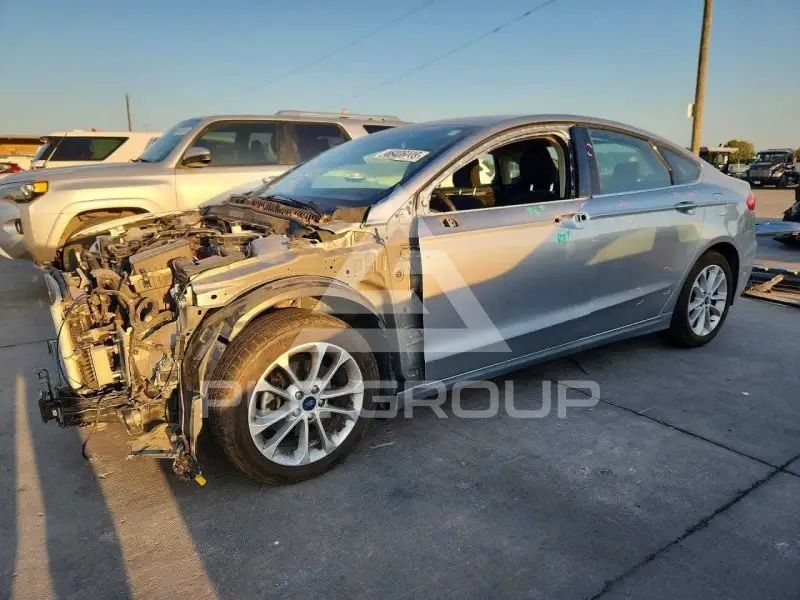 2020 Ford FUSION photo