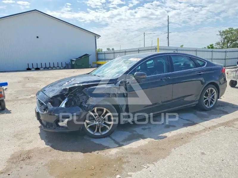 2020 Ford FUSION фото