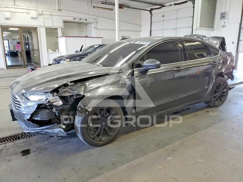 2020 Ford FUSION photo