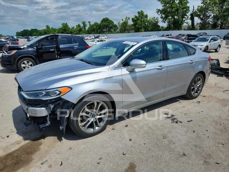 2020 Ford FUSION photo