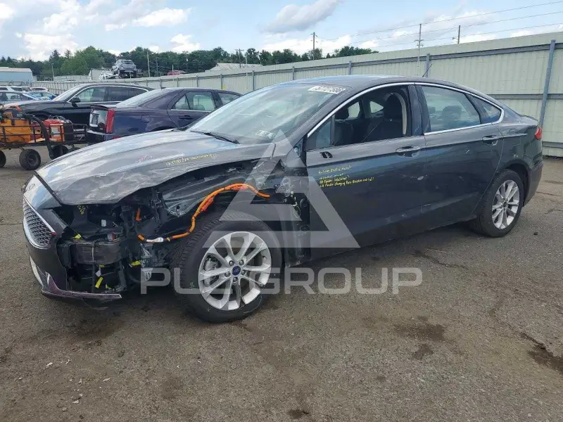 2020 Ford FUSION фото