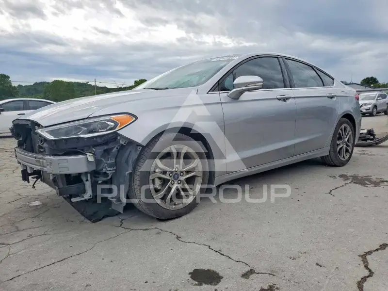 2020 Ford FUSION photo