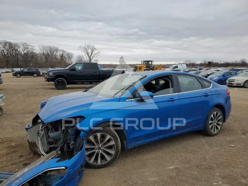 2020 Ford FUSION photo