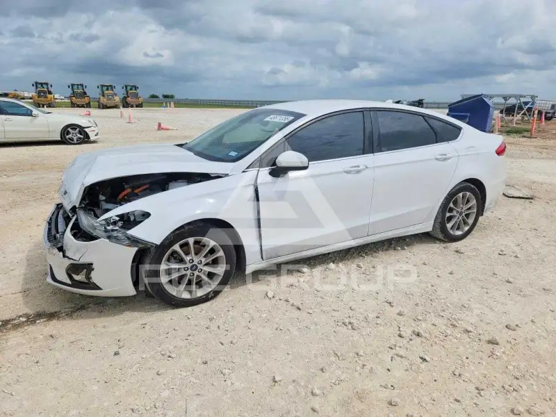 2020 Ford FUSION photo