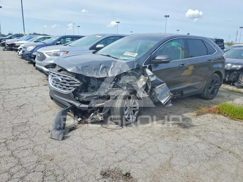 2020 Ford EDGE photo