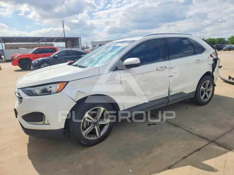 2020 Ford EDGE photo