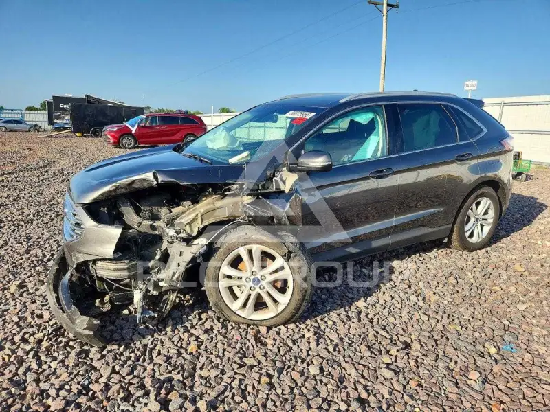 2020 Ford EDGE photo