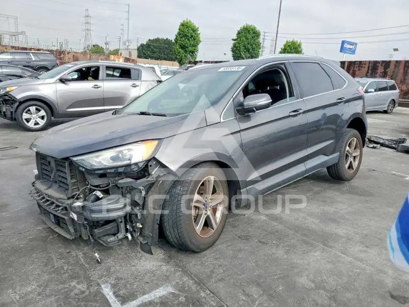 2020 Ford EDGE photo