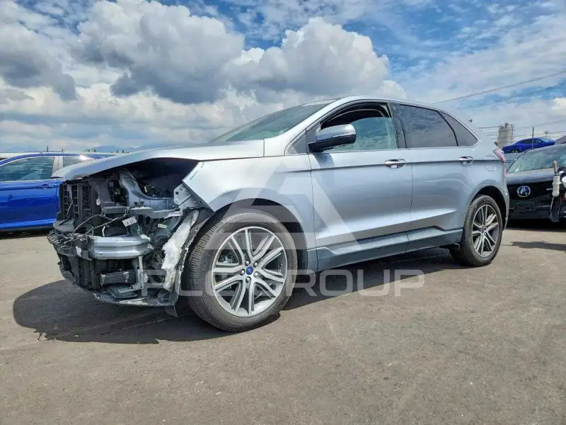 2020 Ford EDGE photo