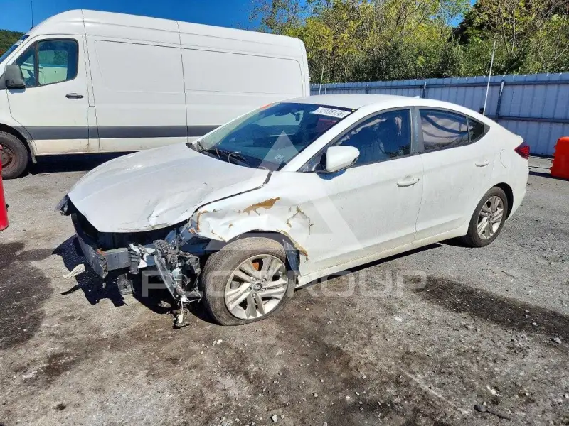 2020 Hyundai Elantra фото