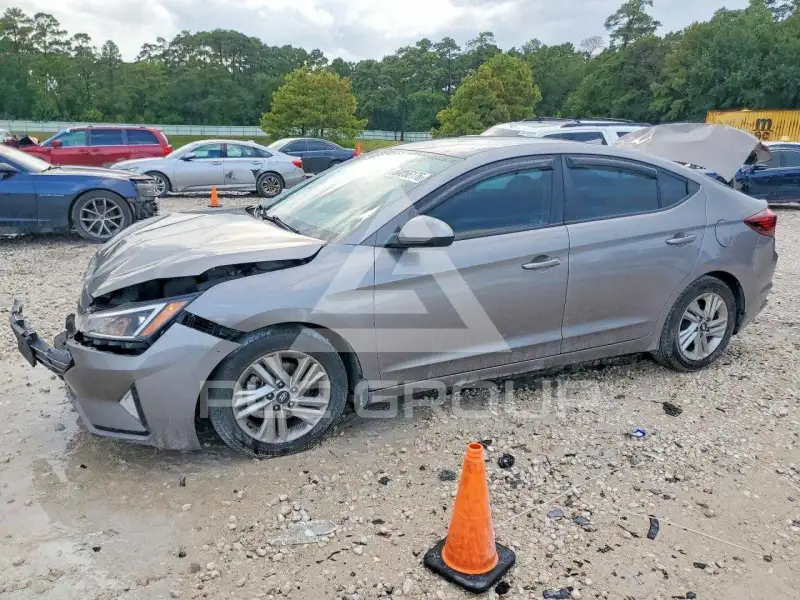 2020 Hyundai Elantra photo