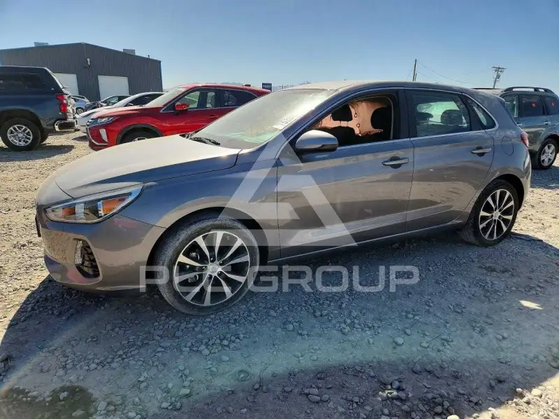 2020 Hyundai Elantra photo