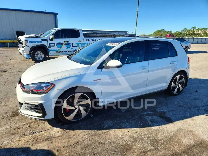 2020 Volkswagen GTI photo