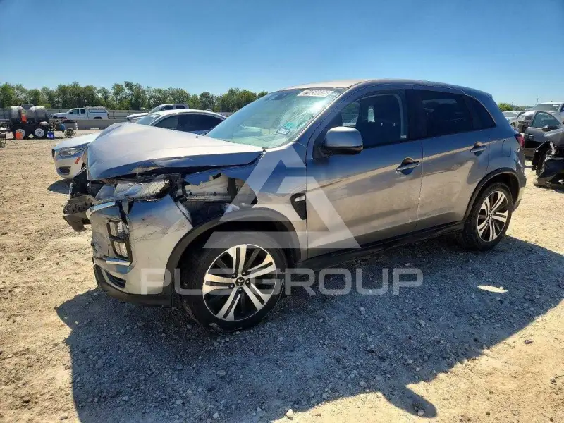 2021 Mitsubishi OUTLANDER photo
