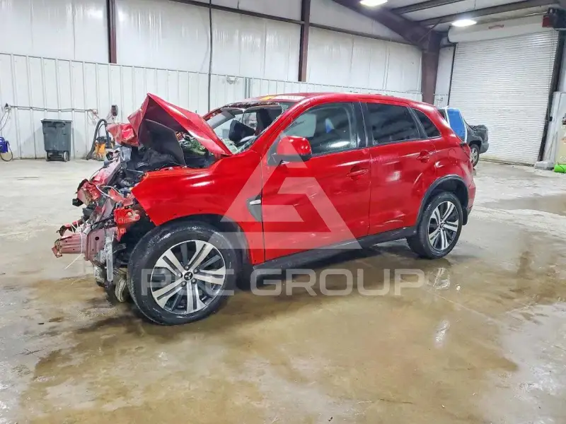 2021 Mitsubishi OUTLANDER photo