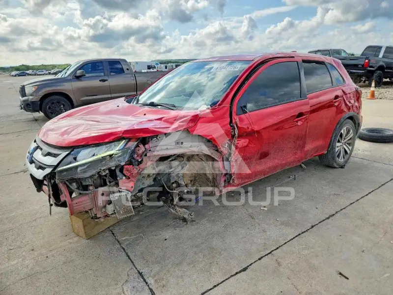 2021 Mitsubishi OUTLANDER photo