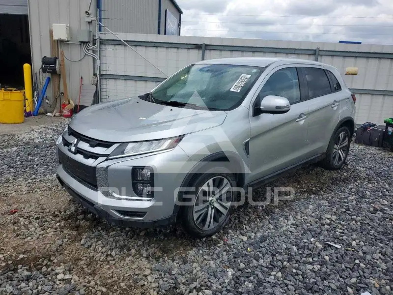 2021 Mitsubishi OUTLANDER photo