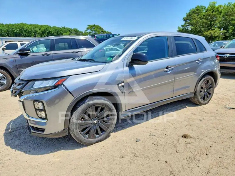 2021 Mitsubishi OUTLANDER photo