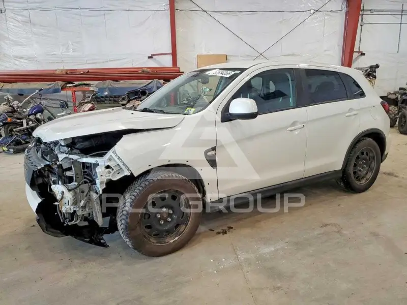 2021 Mitsubishi OUTLANDER photo