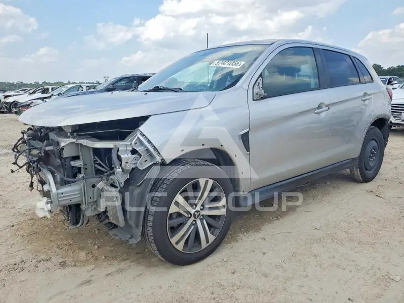 2021 Mitsubishi OUTLANDER photo
