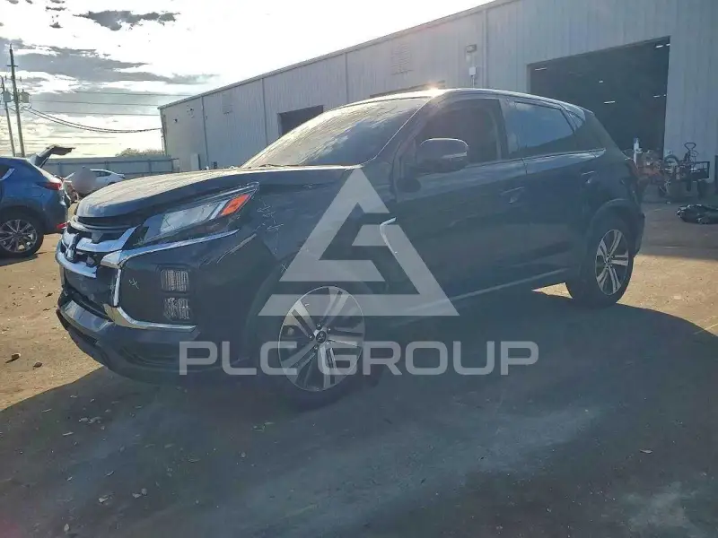 2021 Mitsubishi OUTLANDER photo