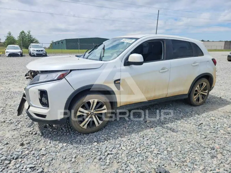 2021 Mitsubishi OUTLANDER photo