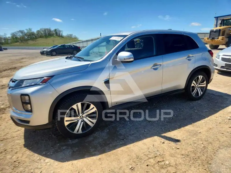 2021 Mitsubishi OUTLANDER photo