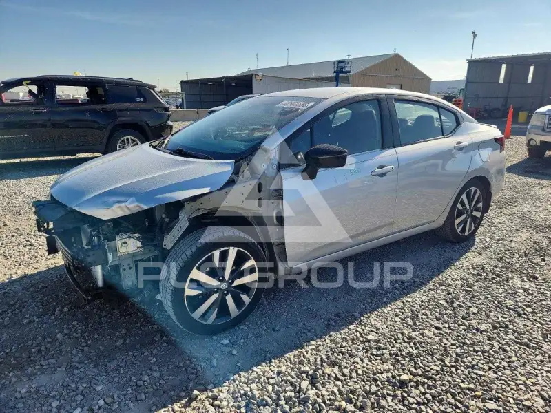 2021 Nissan VERSA photo