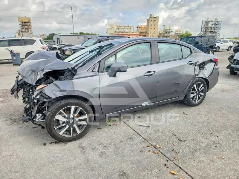 2021 Nissan VERSA photo