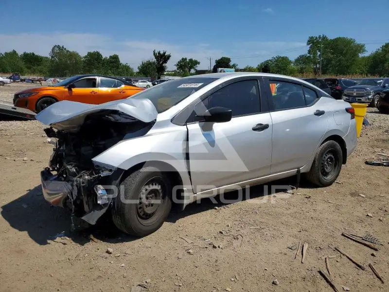 2021 Nissan VERSA photo