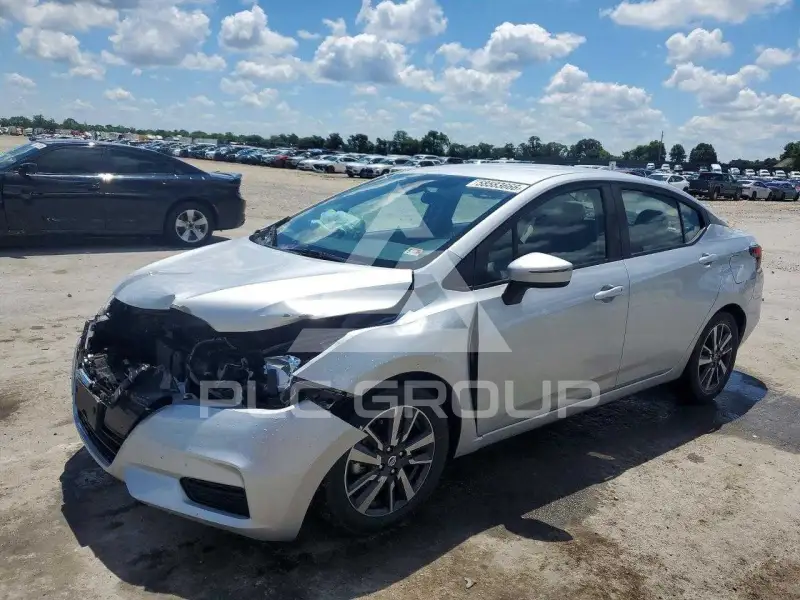 2021 Nissan VERSA фото