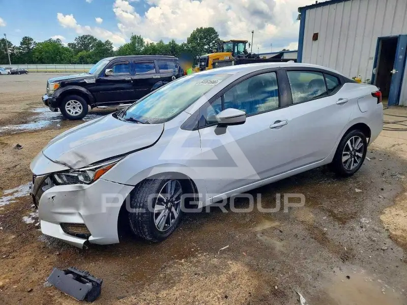 2021 Nissan VERSA фото