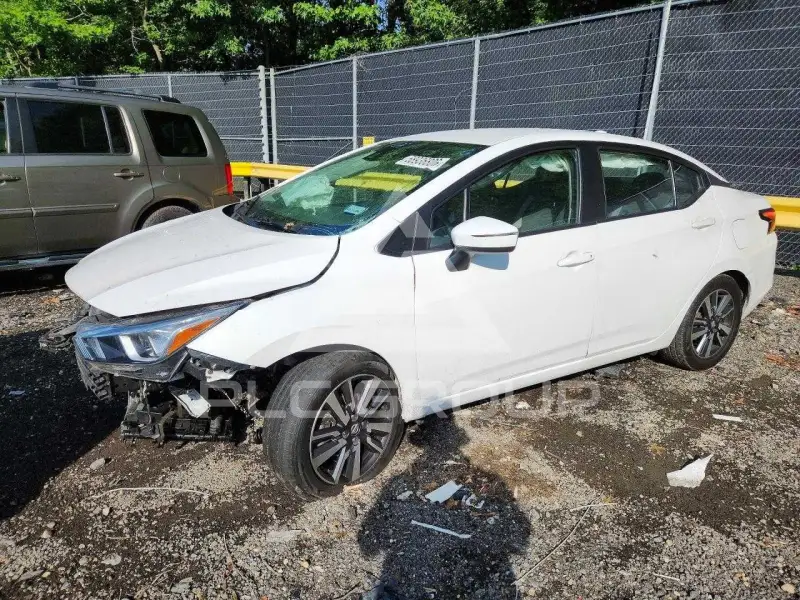 2021 Nissan VERSA photo