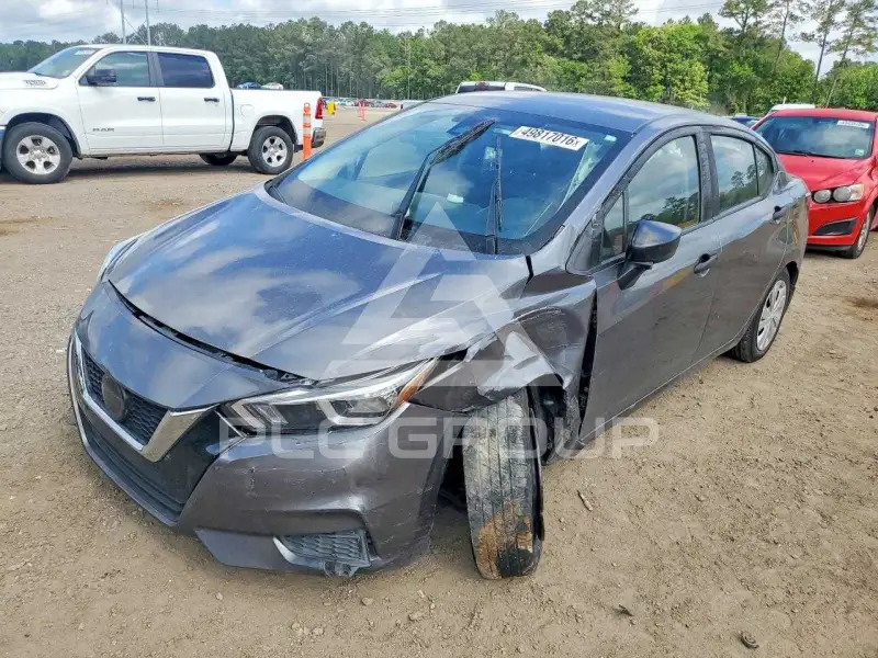 2021 Nissan VERSA фото