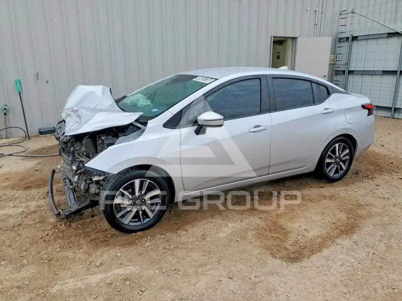 2021 Nissan VERSA фото