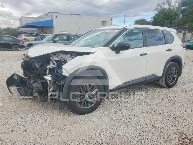 2021 Nissan ROGUE photo