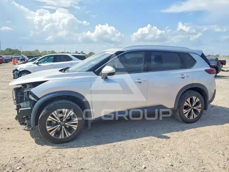 2021 Nissan ROGUE photo