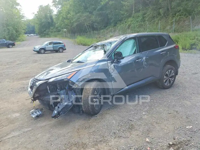 2021 Nissan ROGUE photo