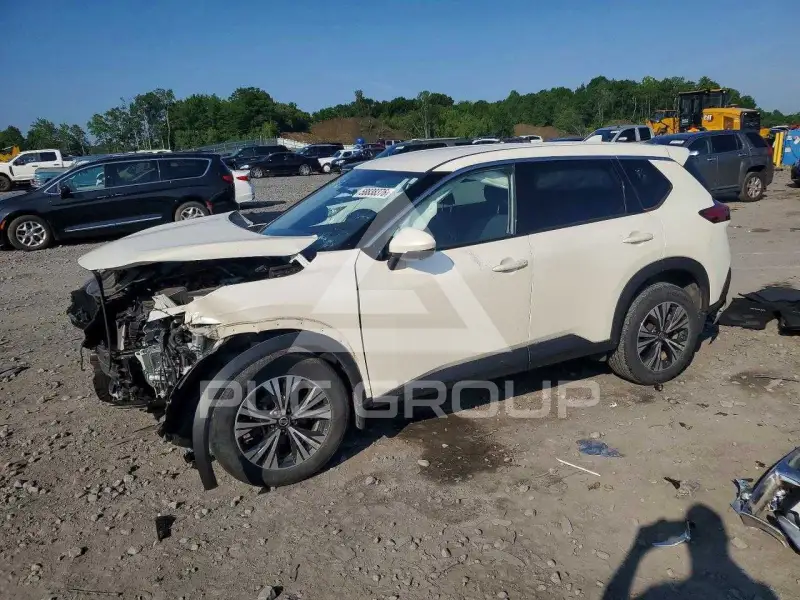 2021 Nissan ROGUE photo