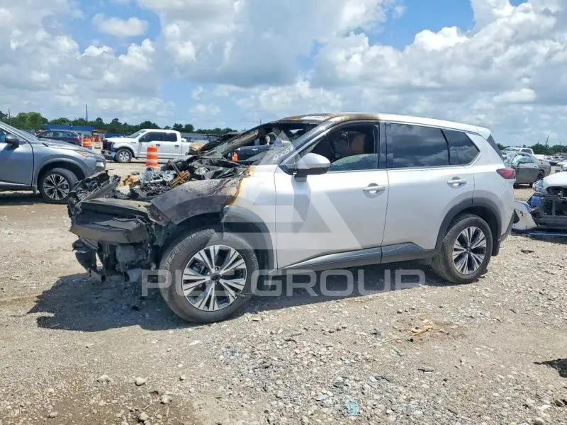 2021 Nissan ROGUE photo