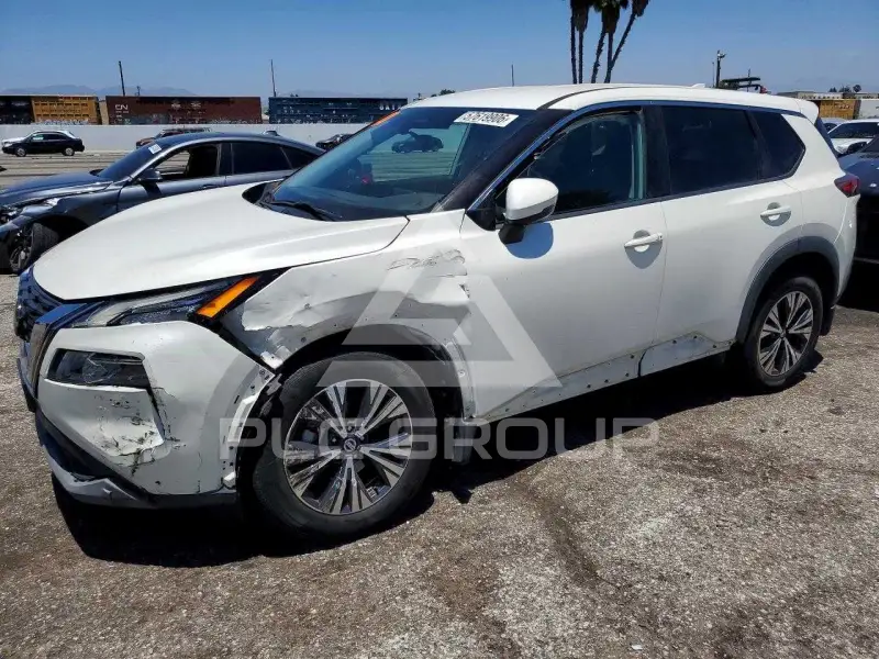 2021 Nissan ROGUE photo