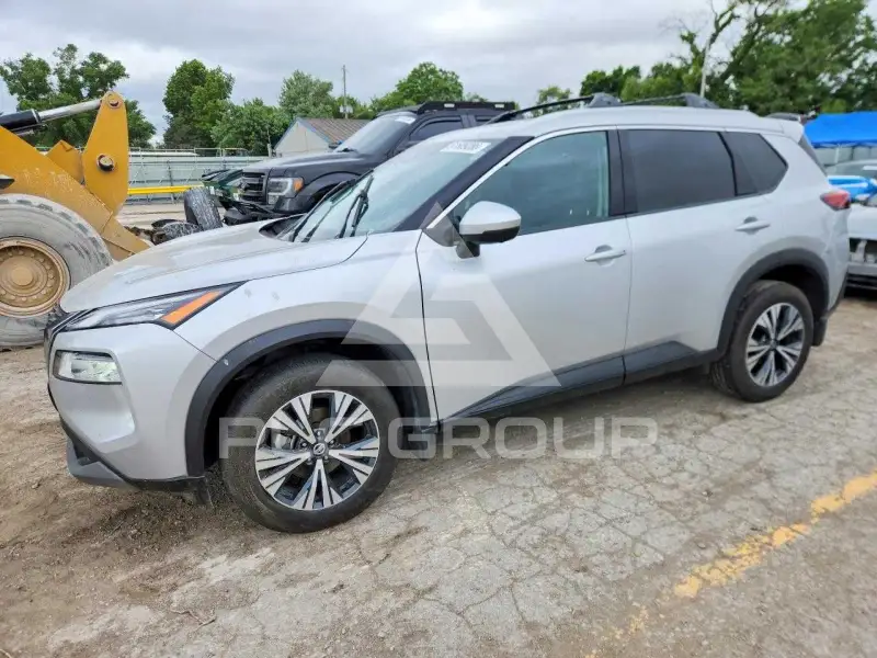 2021 Nissan ROGUE photo