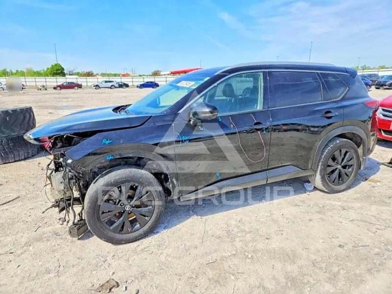 2021 Nissan ROGUE photo