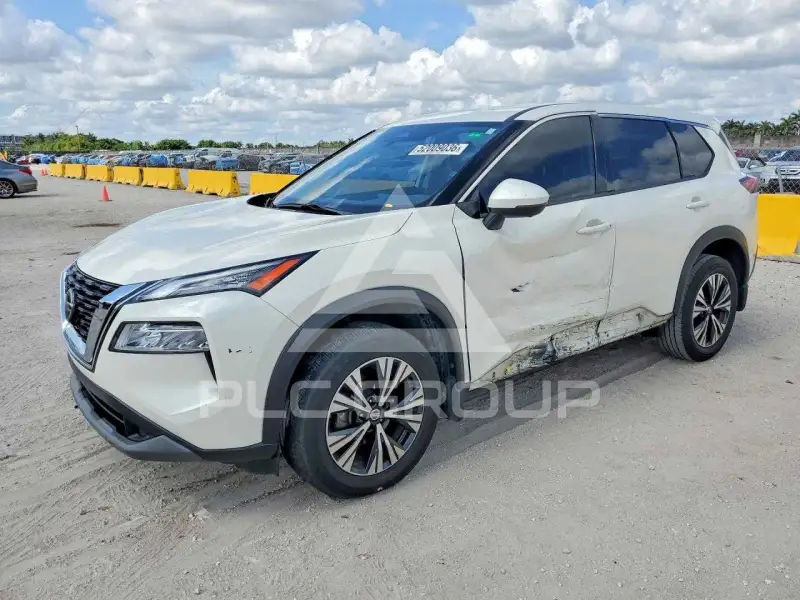 2021 Nissan ROGUE photo