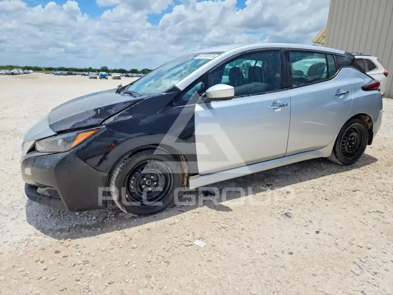 2021 Nissan LEAF photo