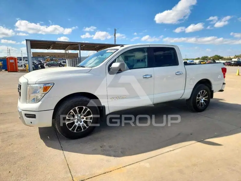 2021 Nissan TITAN фото