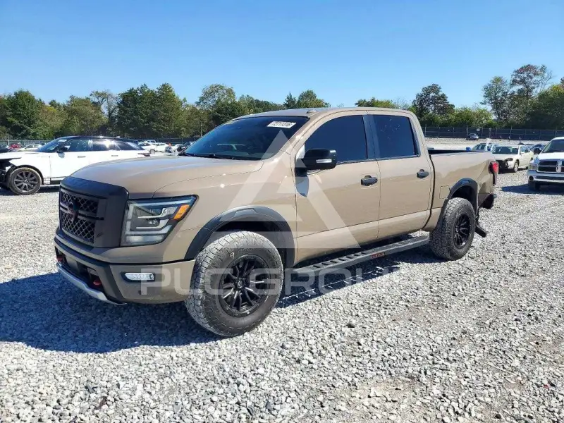 2021 Nissan TITAN фото