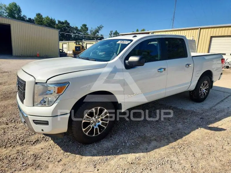 2021 Nissan TITAN фото