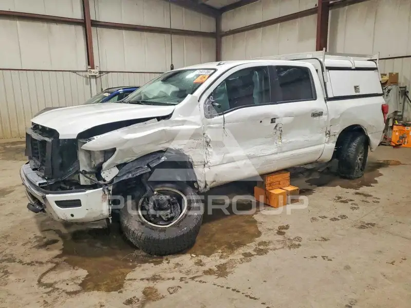 2021 Nissan TITAN фото
